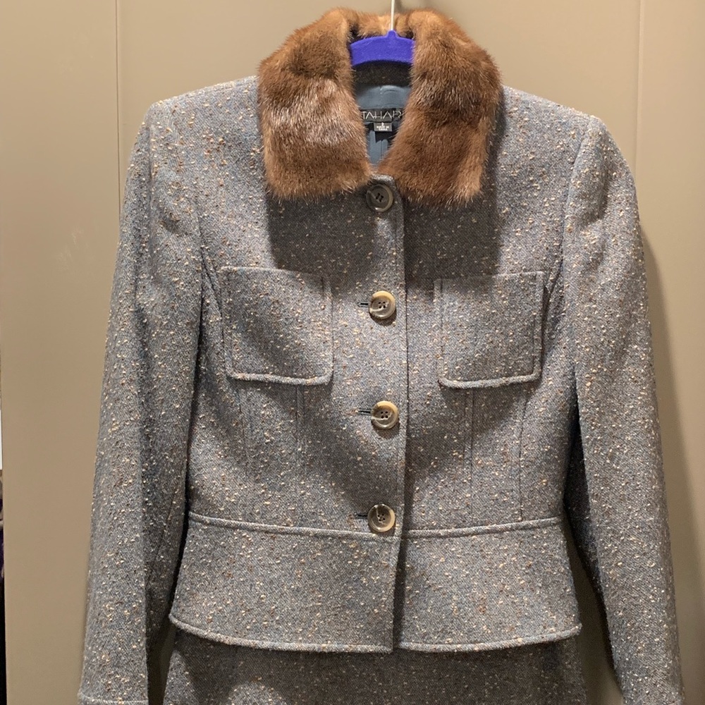 Tahari Suit w/mink fur collar